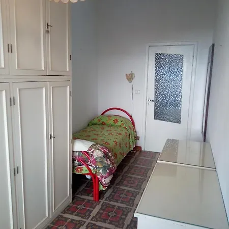 B&B 56 Euro A Notte Cagliari Exterior photo