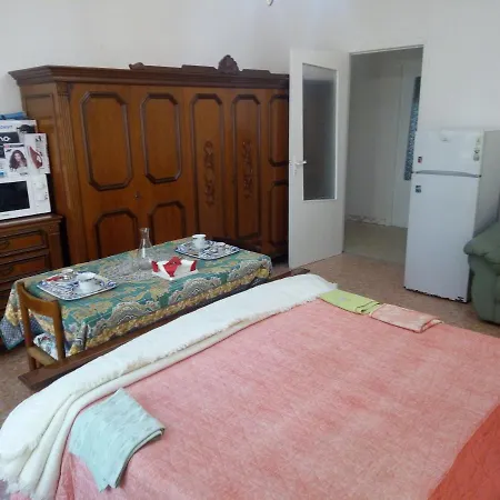 B&B 56 Euro A Notte Cagliari Exterior photo