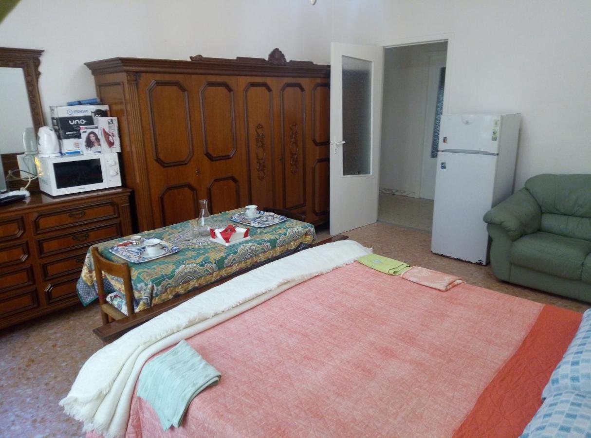 Alojamento de Acomodação e Pequeno-almoço 56 Euro A Notte